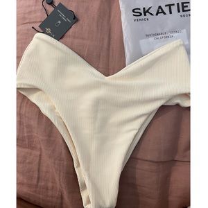 Skatie Melly Bottom - Ivory Ribbed Size S